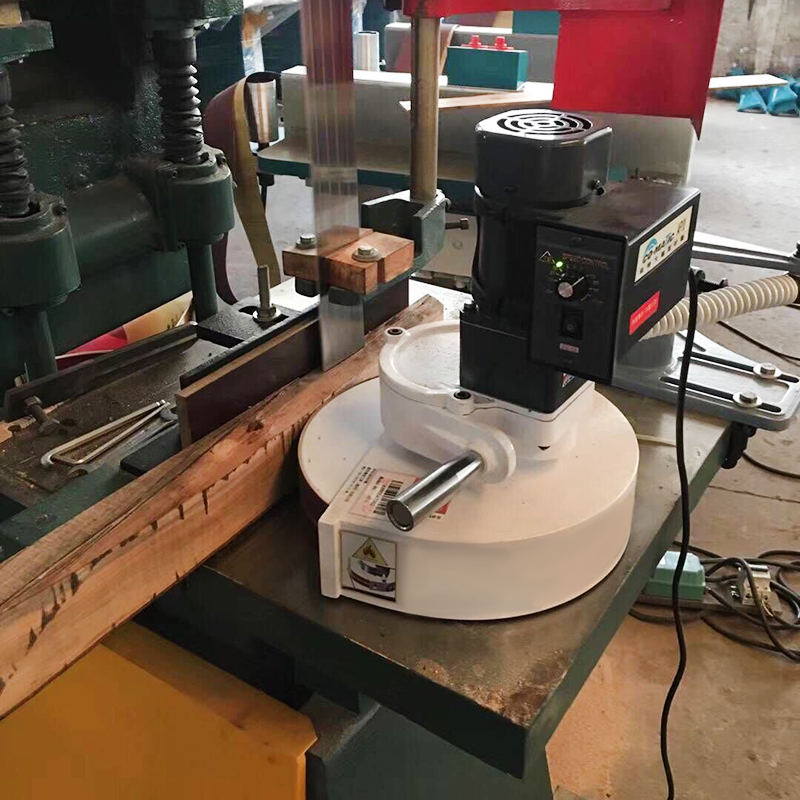 Woodworking Essentials - Serra de Banda AF10 com Alimentador